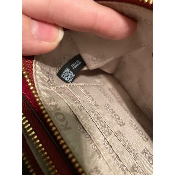 Michael kors red wristlet - Picture 9 of 12